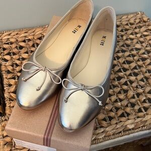 Anthropologie Maeve The Sabrina Metallic Gold Leather Flats Sz 8 BNIB
